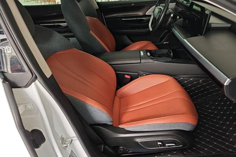 Used XPeng P7 2020 Rear-Drive Long-Range Smart Drive Version Right Front Seat