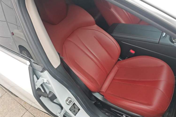 Used XPeng P7 2020 670E Right Front Seat
