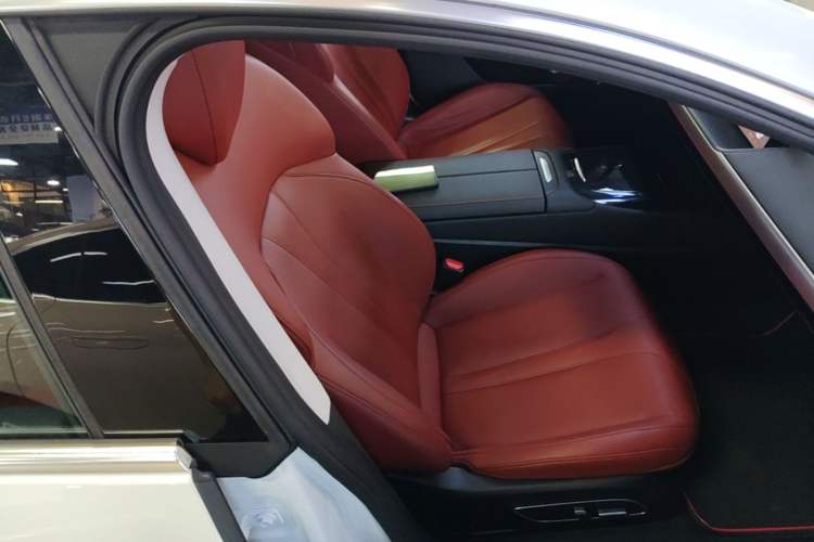 Used XPeng P7 2020 670N Right Front Seat