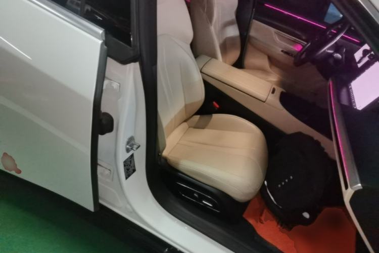 Used XPeng P7 2020 Rear-Drive Long-Range Smart Drive Version Right Front Seat