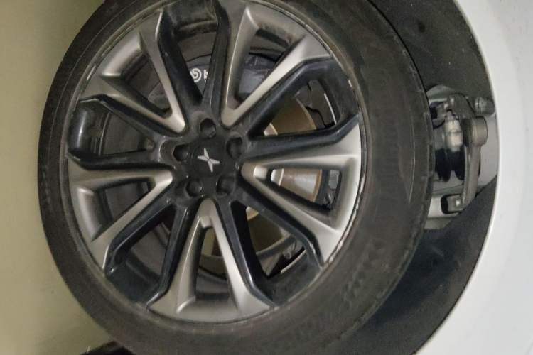 Used XPeng P7 2020 670N Right Front Wheel Hub