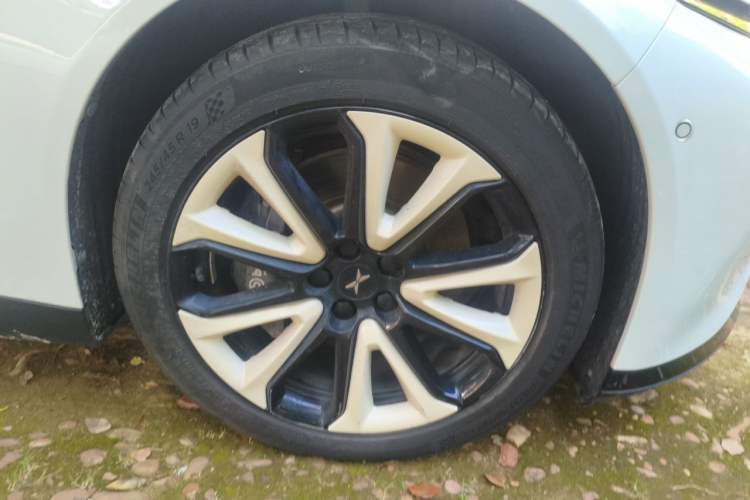 Used XPeng P7 2020 670E Right Front Wheel Hub