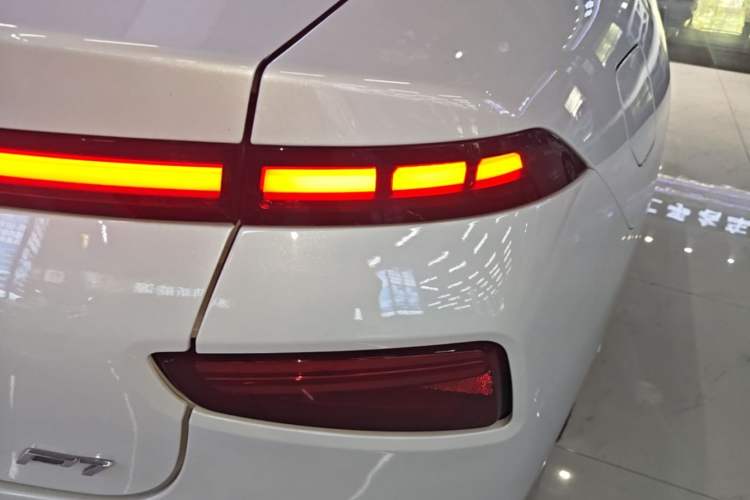 Used XPeng P7 2020 670E Right Rear Taillight