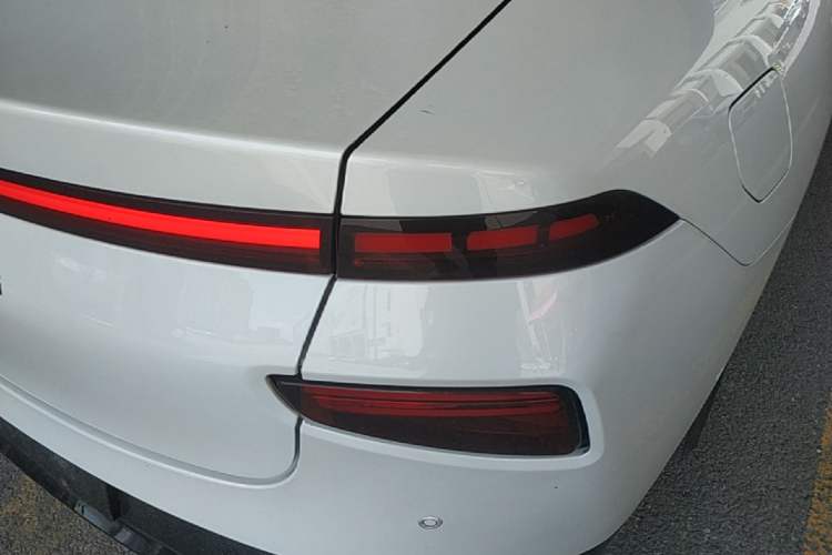 Used XPeng P7 2020 670E Right Rear Taillight