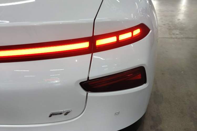 Used XPeng P7 2020 Rear-Drive Long-Range Smart Drive Version Right Rear Taillight