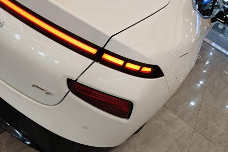 Used XPeng P7 2020 670E Right Rear Taillight
