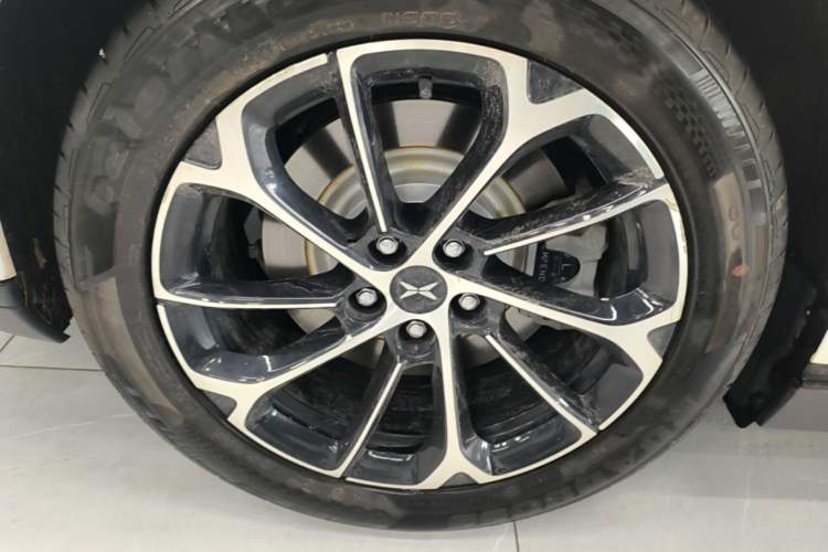 Used XPeng P7 2020 670E Right Rear Wheel Hub