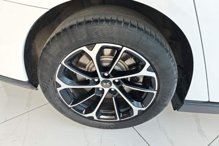 Used XPeng P7 2020 Rear-Drive Long-Range Smart Drive Version Right Rear Wheel Hub