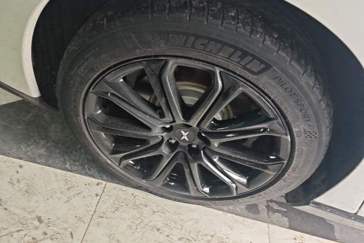 Used XPeng P7 2020 562N Performance Edition Right Rear Wheel Hub
