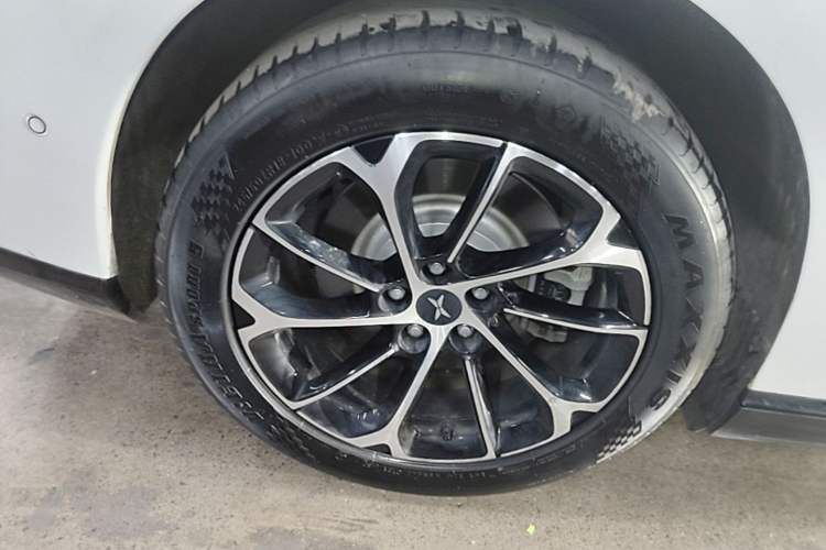 Used XPeng P7 2020 Rear-Drive Long-Range Smart Drive Version Right Rear Wheel Hub