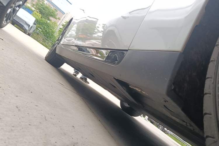 Used XPeng P7 2020 670N Right Side Sill