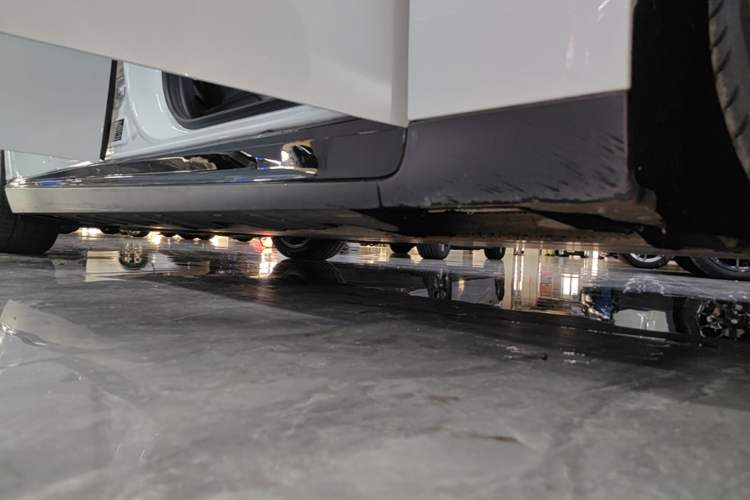 Used XPeng P7 2020 586N Right Side Sill