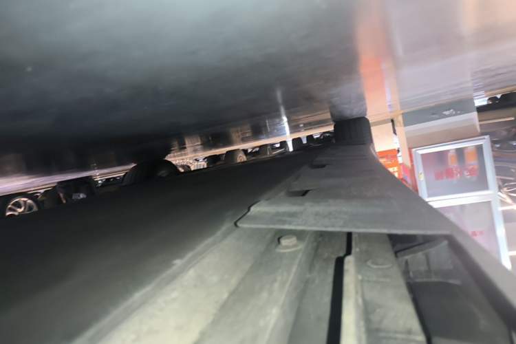 Used XPeng P7 2020 670N Right Side Sill