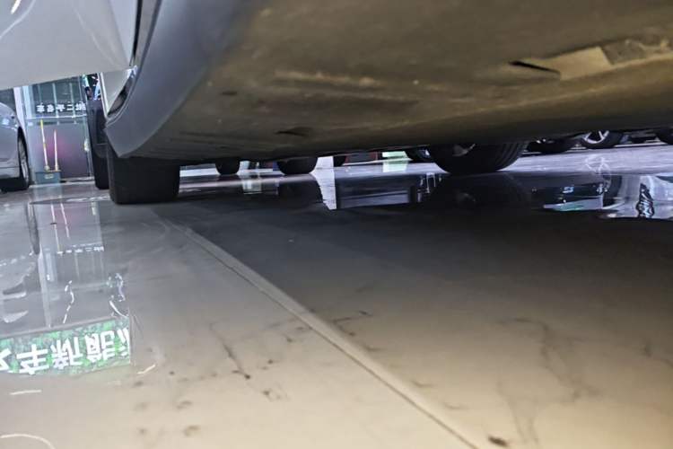 Used XPeng P7 2020 670E Right Side Sill