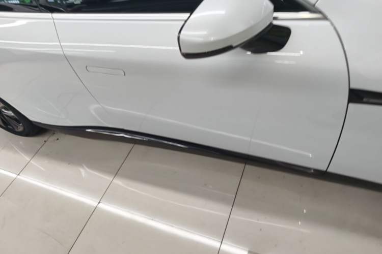 Used XPeng P7 2020 670N Right Side Sill