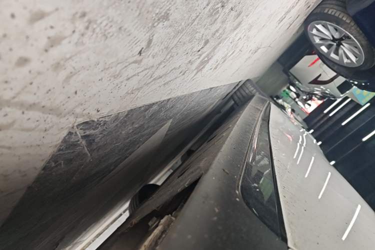 Used XPeng P7 2020 562N Performance Edition Right Side Sill