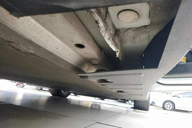 Used XPeng P7 2020 670E Right Side Sill