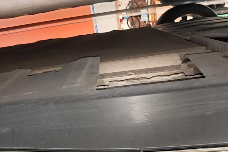 Used XPeng P7 2020 670E Right Side Sill