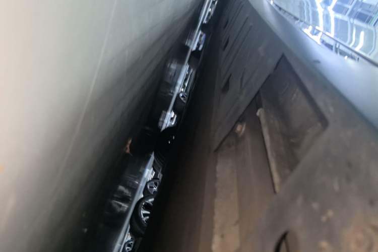 Used XPeng P7 2020 670E Right Side Sill