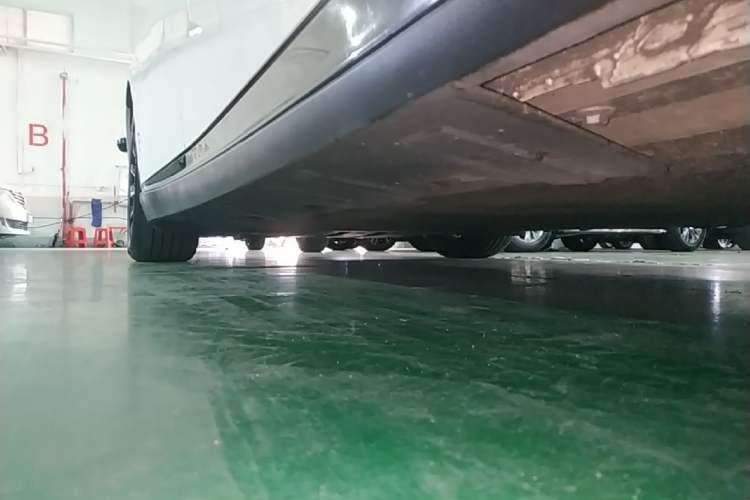 Used XPeng P7 2020 670N Right Side Sill