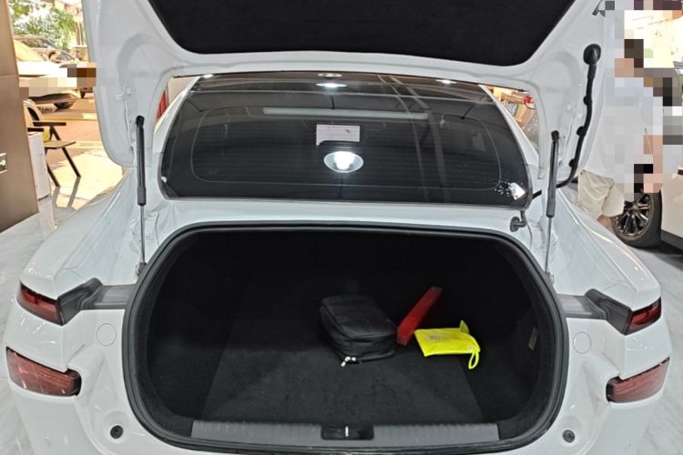 Used XPeng P7 2020 670N Trunk