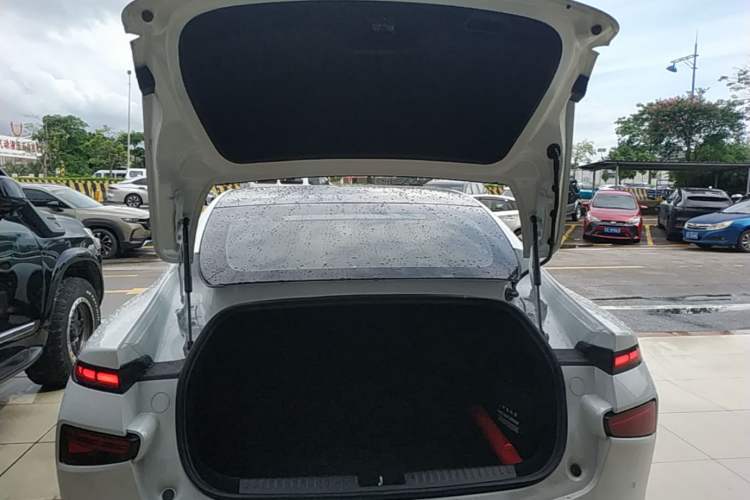 Used XPeng P7 2020 670E Trunk