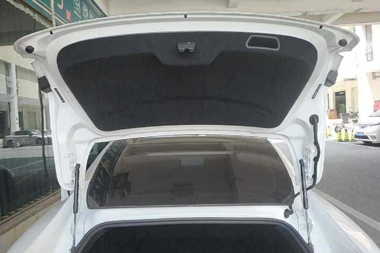 Used XPeng P7 2020 670E Trunk