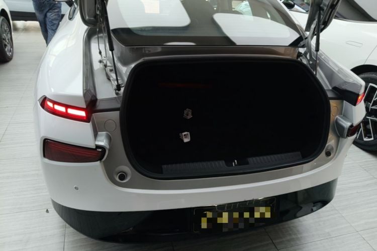 Used XPeng P7 2020 670N Trunk