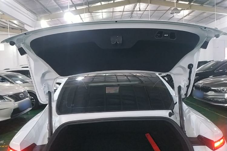 Used XPeng P7 2020 670N Trunk