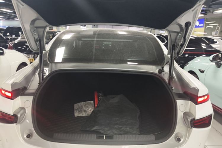 Used XPeng P7 2020 670N Trunk