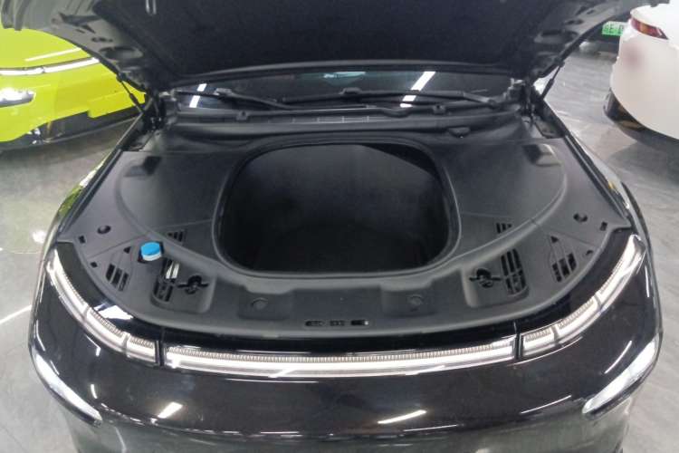 Used XPeng P7 2020 670E Engine Bay