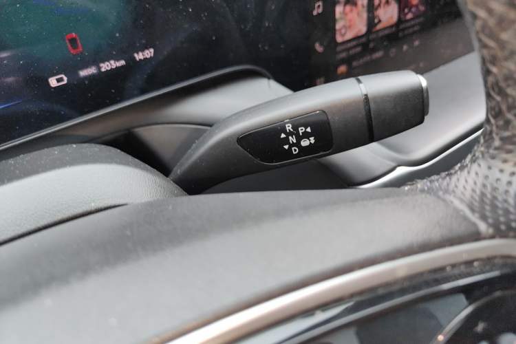 Used XPeng P7 2020 586E Gear Lever