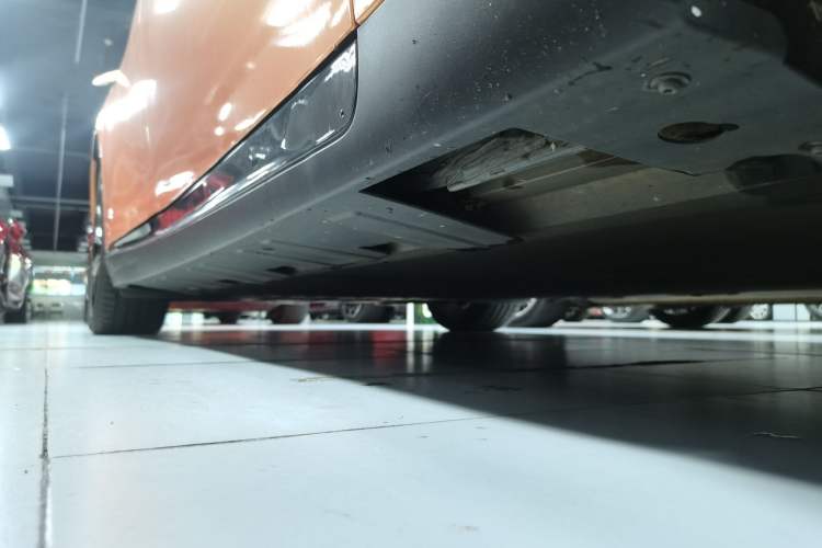 Used XPeng P7 2020 670N Right Side Sill