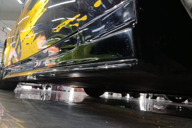 Used XPeng P7 2020 670E Right Side Sill