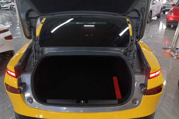 Used XPeng P7 2020 670E Trunk