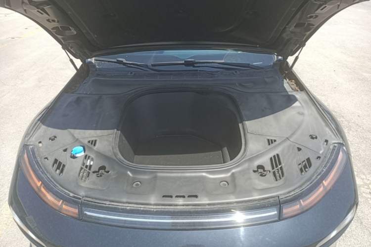 Used XPeng P7 2021 480G Engine Bay