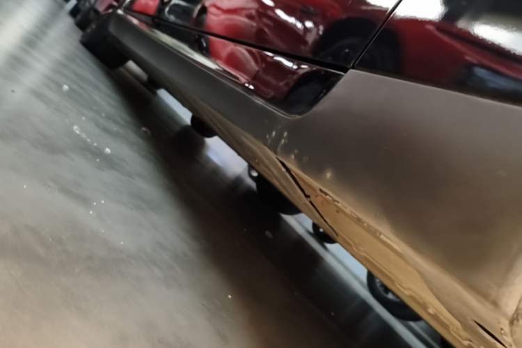 Used XPeng P7 2021 480G Right Side Sill