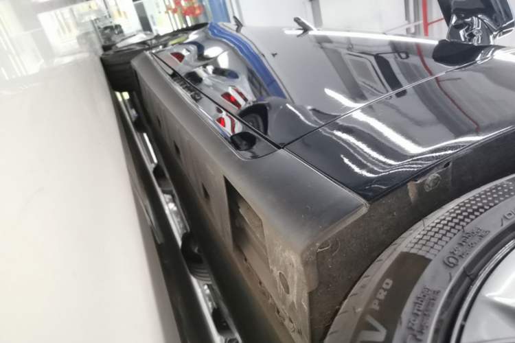 Used XPeng P7 2021 480E Right Side Sill