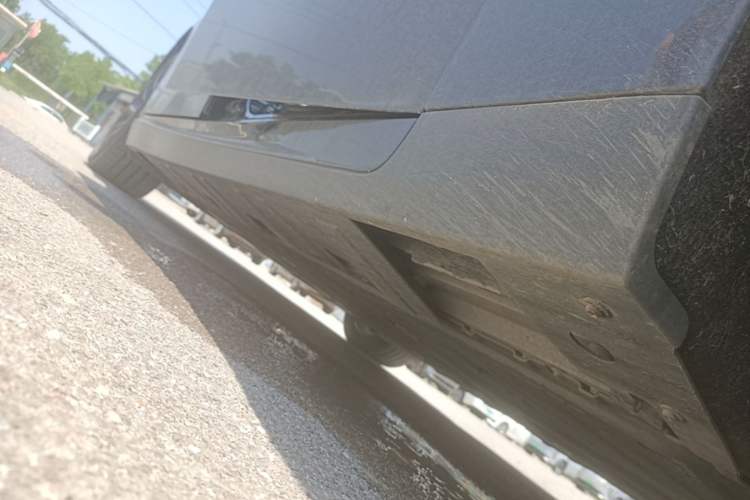 Used XPeng P7 2021 480G Right Side Sill