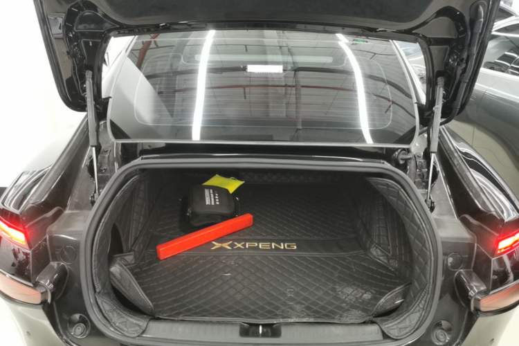 Used XPeng P7 2021 480E Trunk