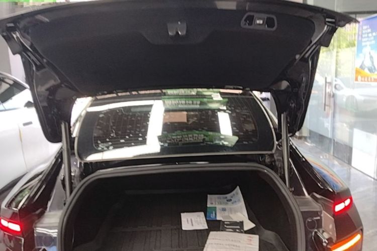 Used XPeng P7 2021 480G Trunk