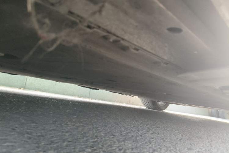 Used XPeng P7 2021 480N Chassis Front Left