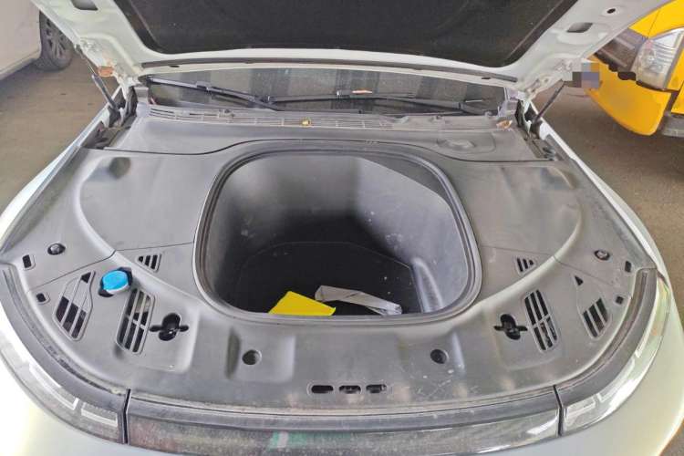 Used XPeng P7 2021 480E Engine Bay