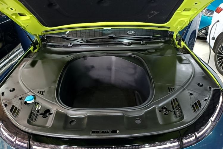 Used XPeng P7 2021 670E Pengyi Edition Engine Bay