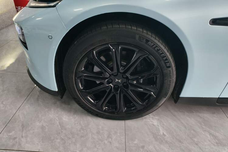 Used XPeng P7 2021 670E Pengyi Edition Left Front Wheel Hub