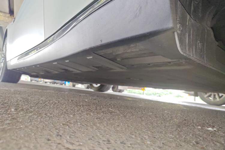 Used XPeng P7 2021 480E Left Side Sill