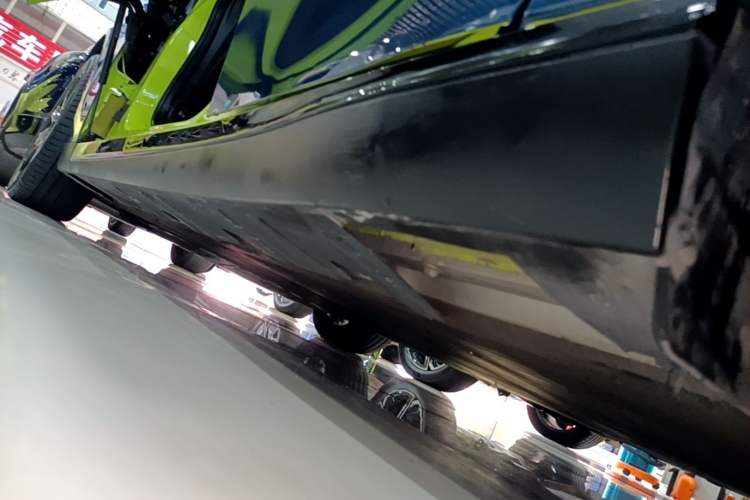Used XPeng P7 2021 670E Pengyi Edition Left Side Sill