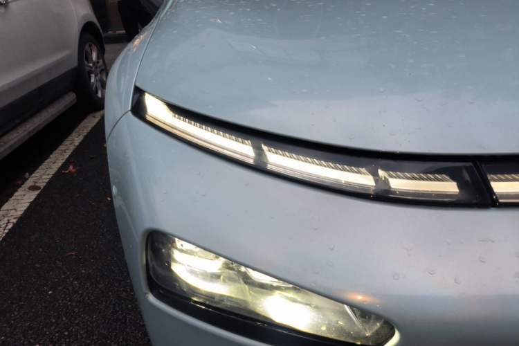 Used XPeng P7 2021 670G Right Front Headlight