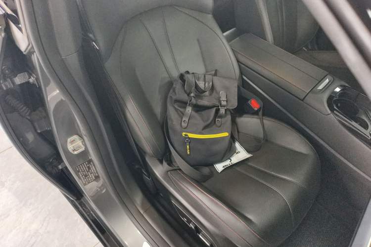 Used XPeng P7 2021 670E Pengyi Edition Right Front Seat