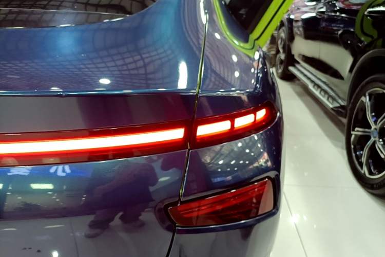 Used XPeng P7 2021 670E Pengyi Edition Right Rear Taillight
